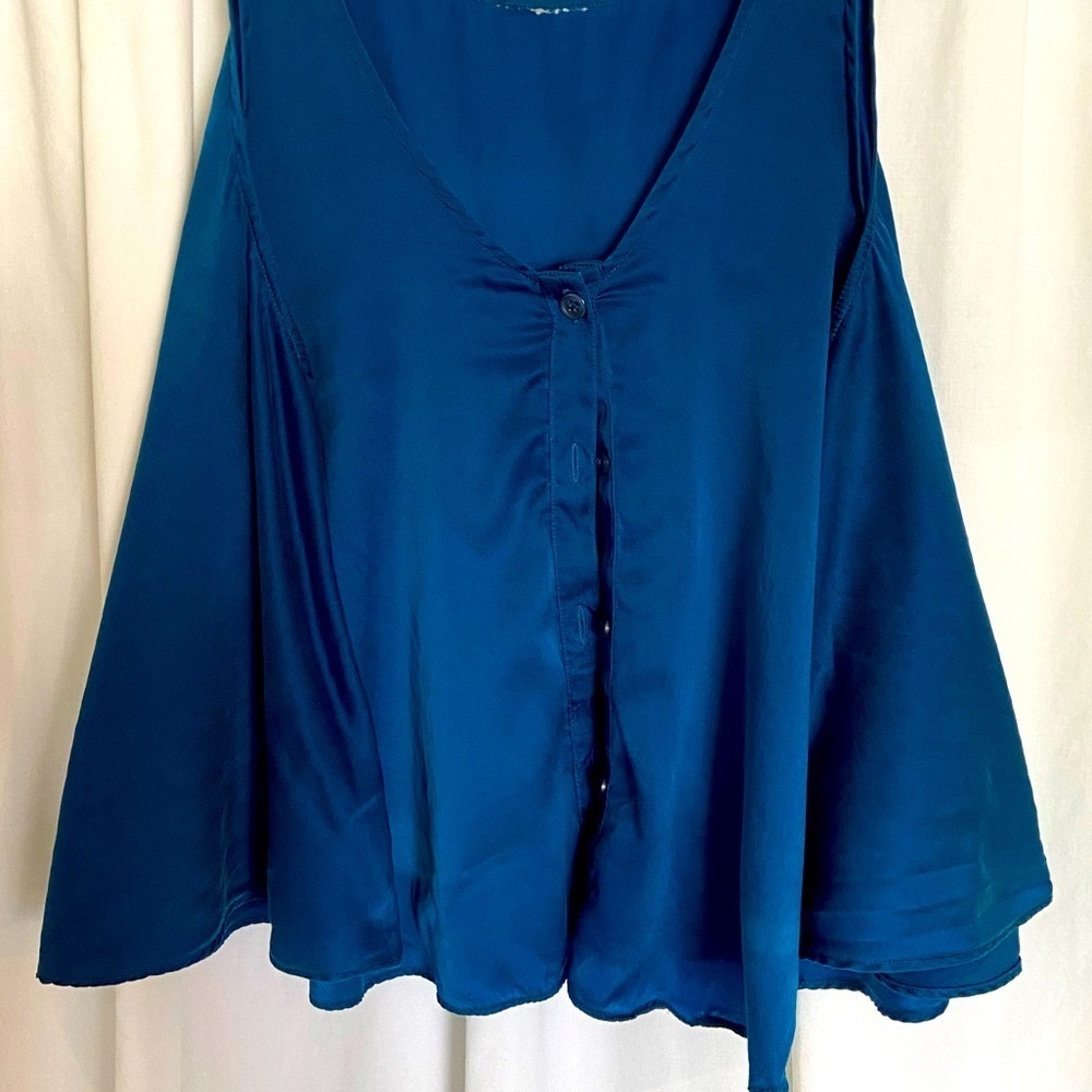 🙀Beautiful RoyalBlue Camisole/Teddie/Cropped-5 Front Buttons-Full Flowing Silky - Picture 2 of 16